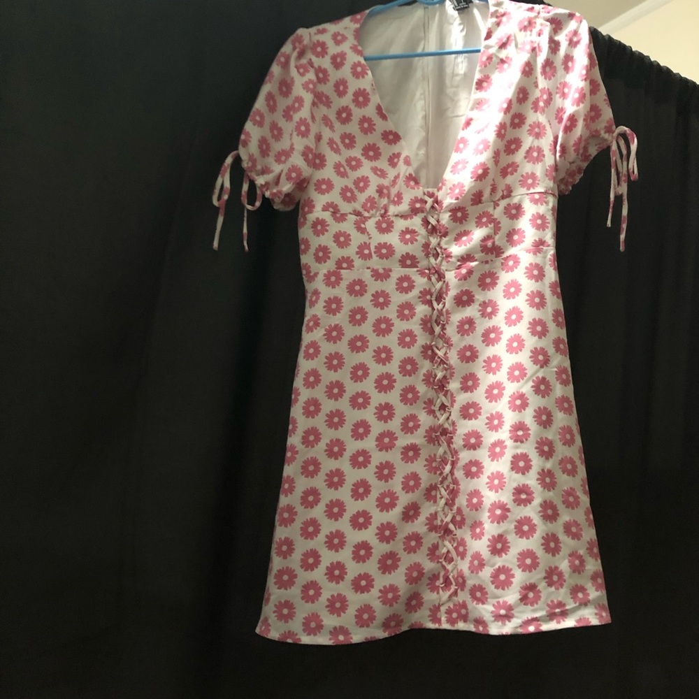 Forever 21 Pink Daisy Print Mini Dress